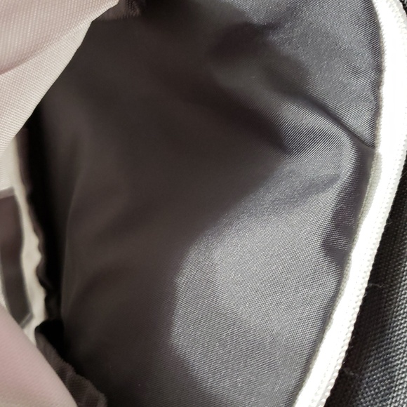 Nike Black and Gray Crossbody Messenger Bag - Picture 5 of 7